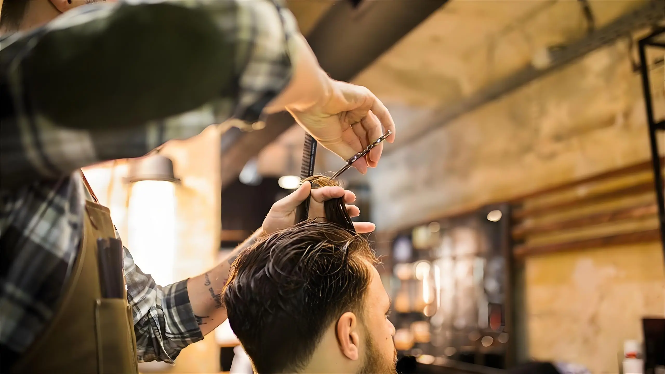 学会一门手艺比任何工作都踏实：理发师养成记