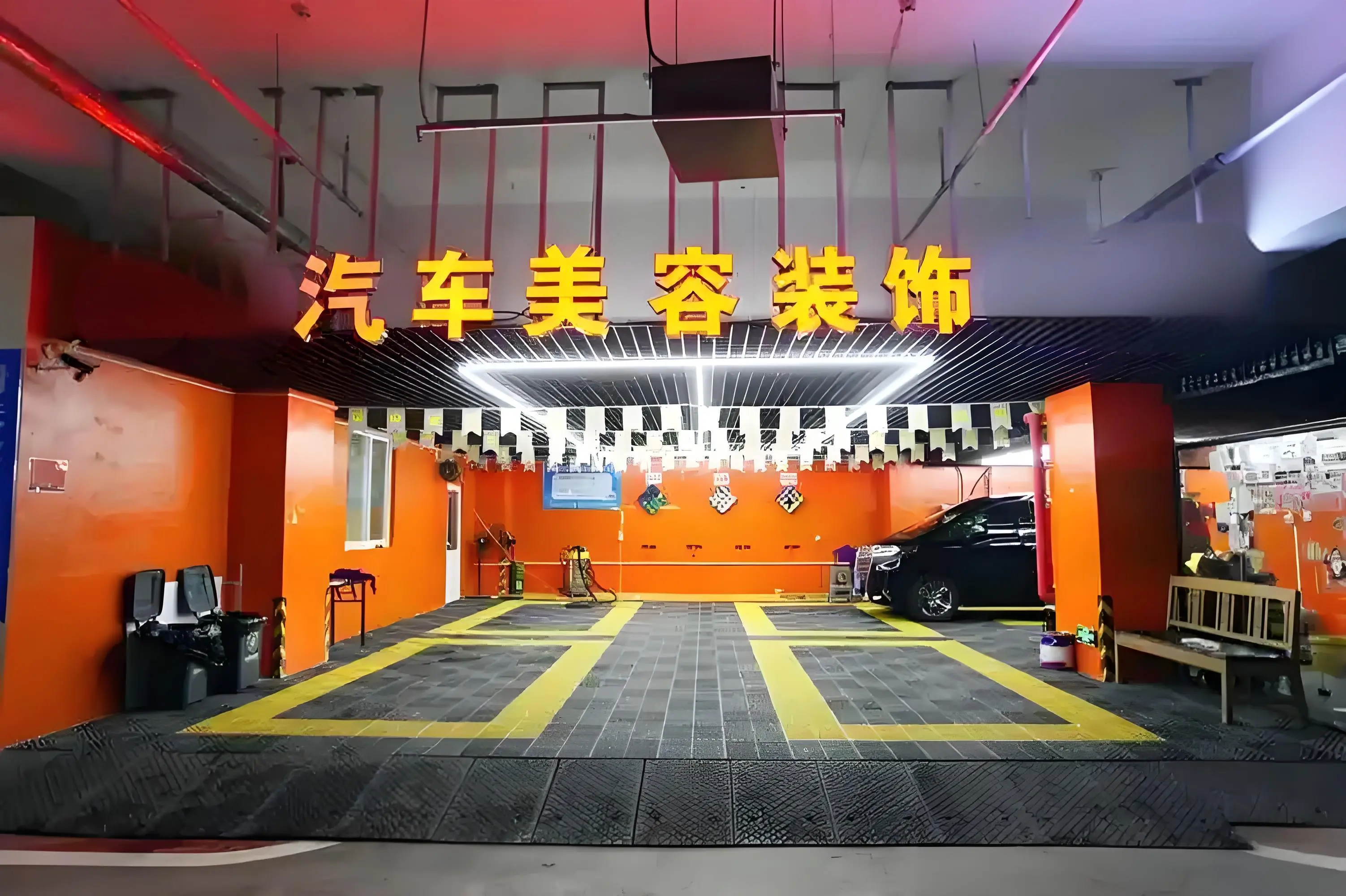 探秘洗车店的一天：那些你不知道的工作细节