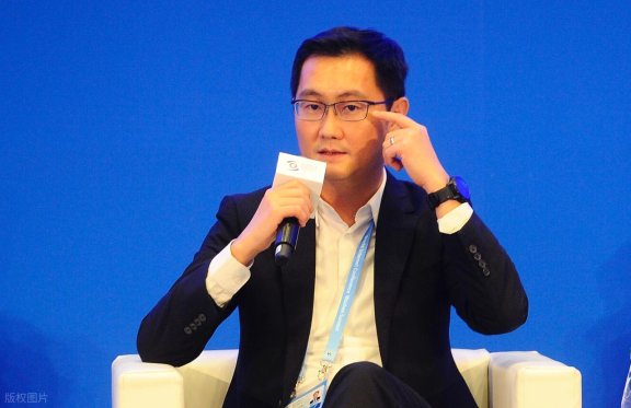 BAT巨头百度跌下神坛,腾讯一子公司凭“粉丝圈”反超百度700亿